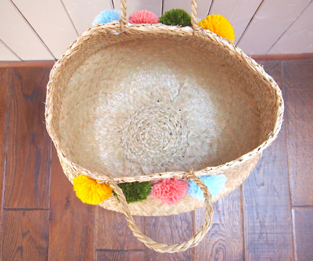 Natural Seagrass Belly Basket with PomPoms